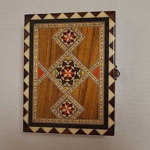 Vintage Wood Jewelry Box / Trinket Box  / Catchall